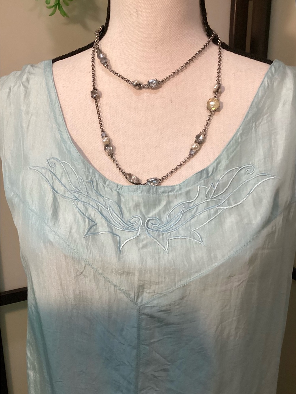 Changes 100% silk embroidered tank. Size L/16